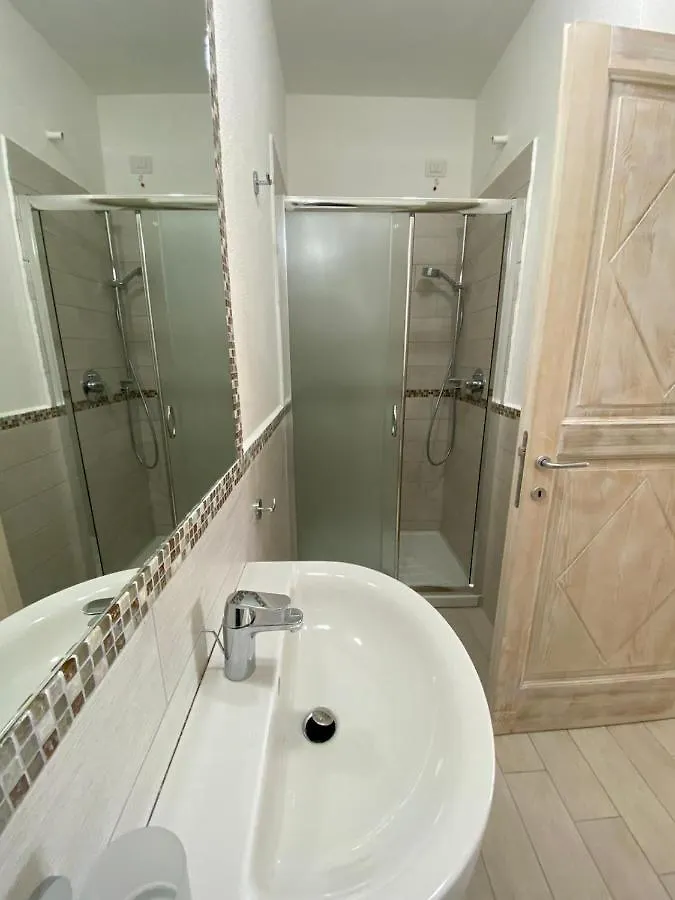 Le Perle Sts Appartement Palau 0*,